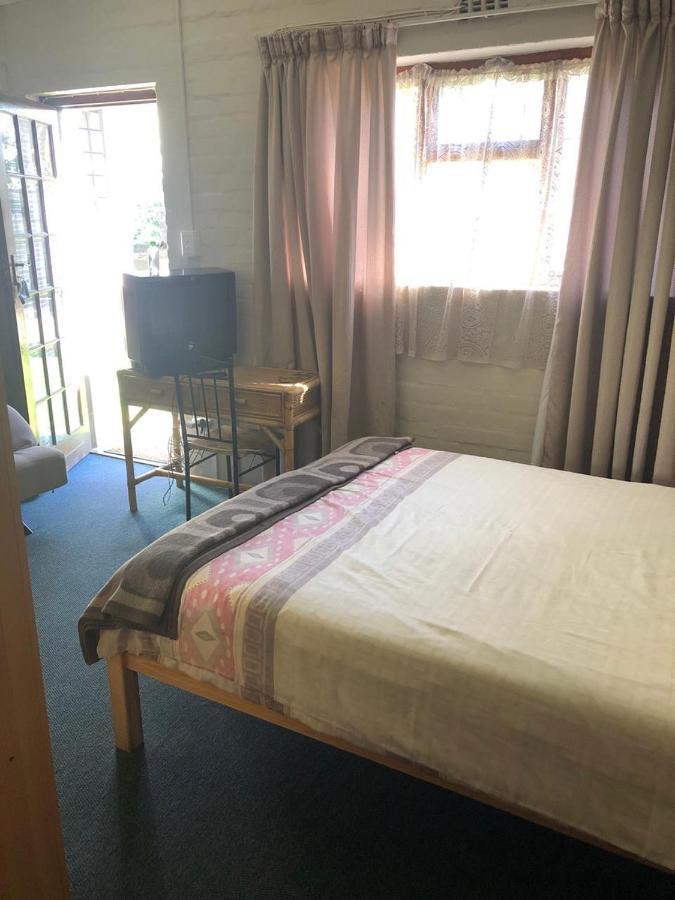 Haus Barbara Guest House Bredasdorp Exterior photo