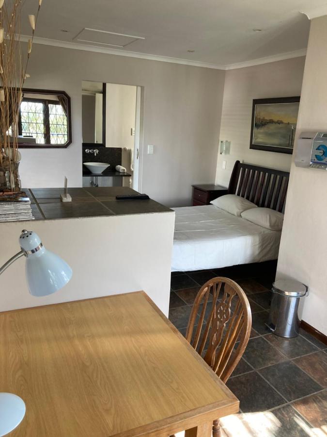 Haus Barbara Guest House Bredasdorp Exterior photo