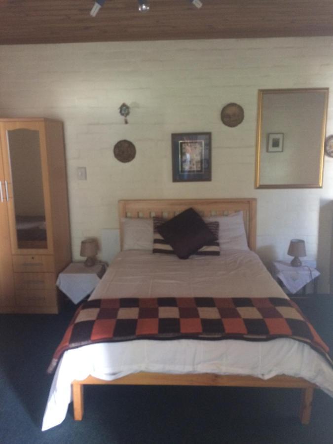Haus Barbara Guest House Bredasdorp Exterior photo